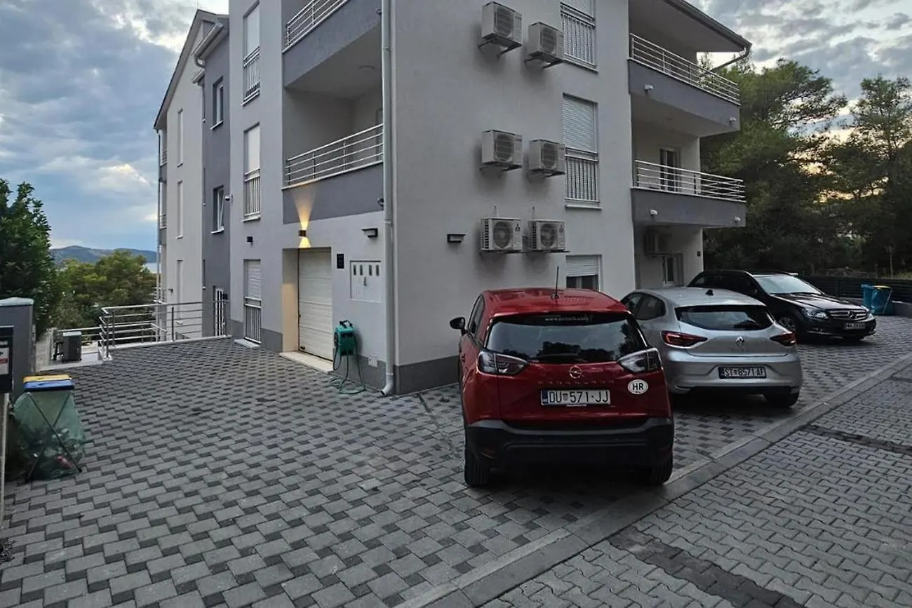 Family Friendly Apartments With A Swimming Pool Okrug Gornji, Ciovo - 21969 Trogir