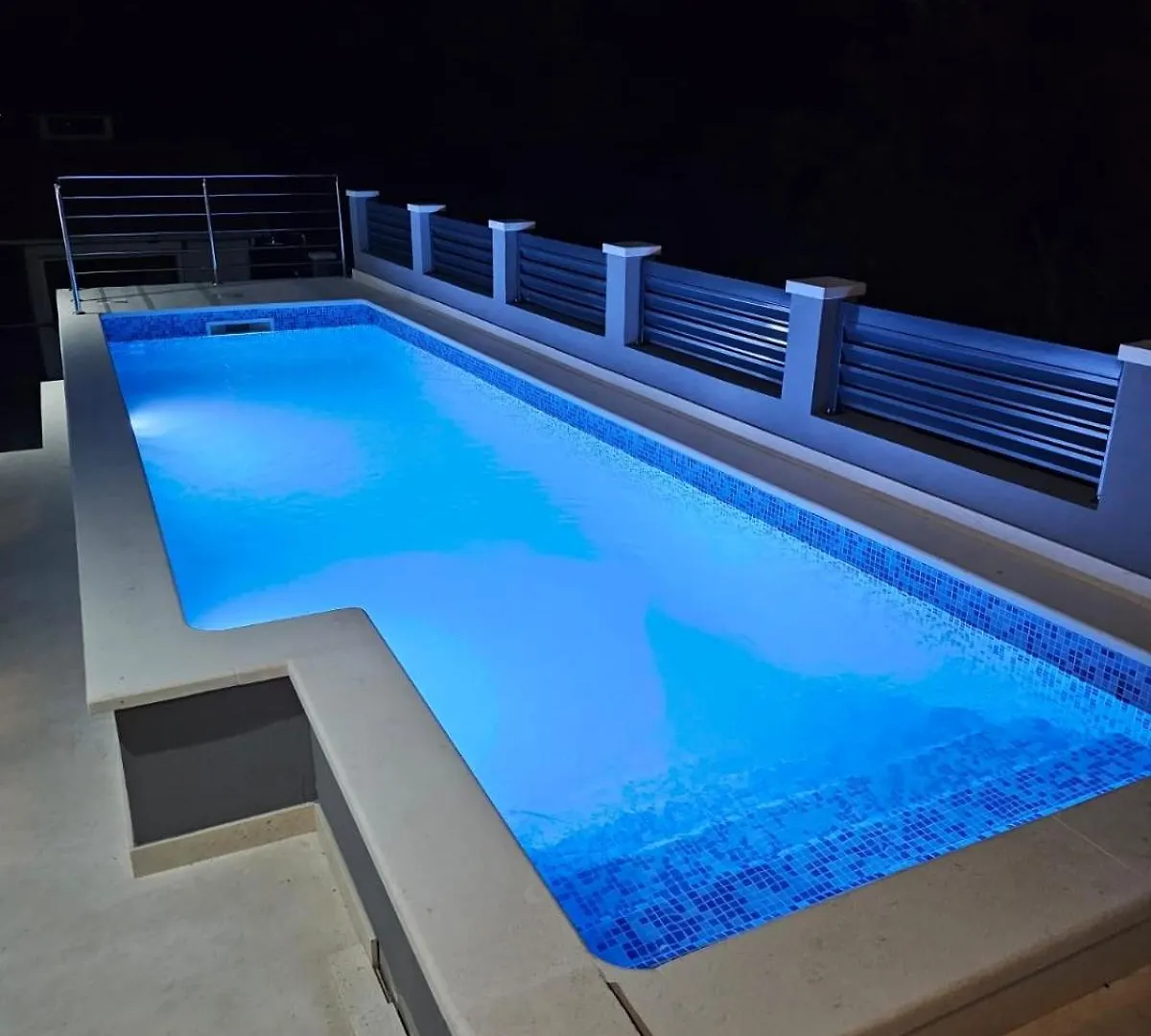 Family Friendly Apartments With A Swimming Pool Okrug Gornji, Ciovo - 21969 Trogir