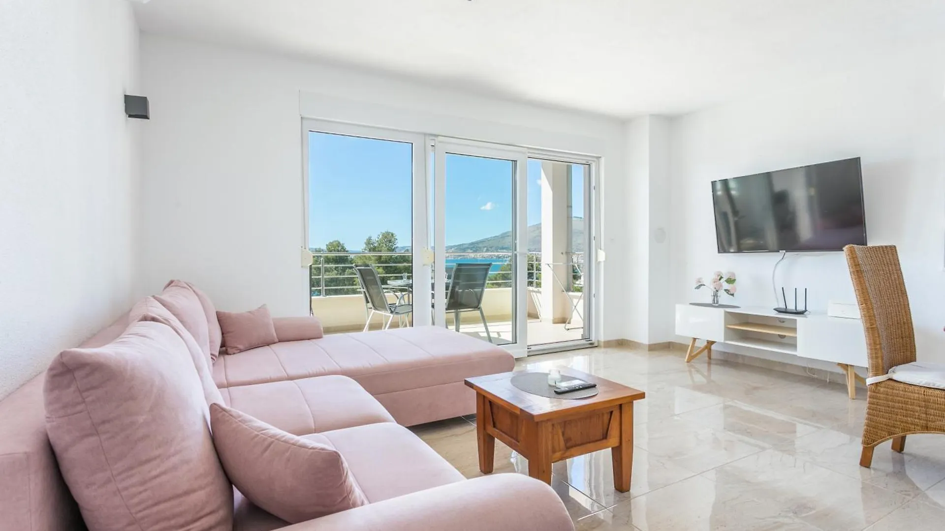 Family Friendly Apartments With A Swimming Pool Okrug Gornji, Ciovo - 21969 Trogir 0*,