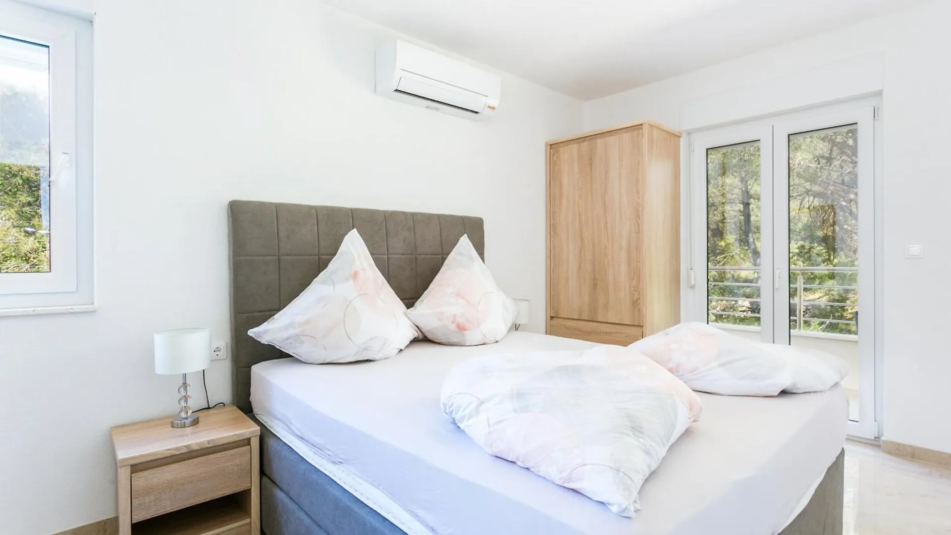 Family Friendly Apartments With A Swimming Pool Okrug Gornji, Ciovo - 21969 Trogir 0*,  Croatia