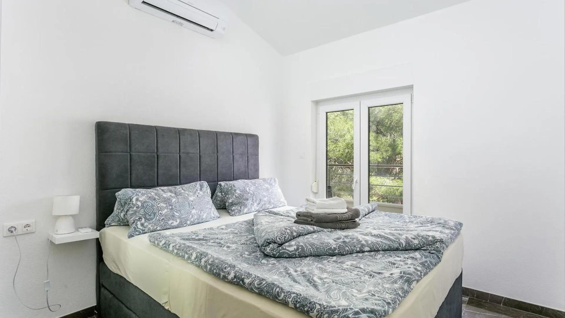 Family Friendly Apartments With A Swimming Pool Okrug Gornji, Ciovo - 21969 Trogir