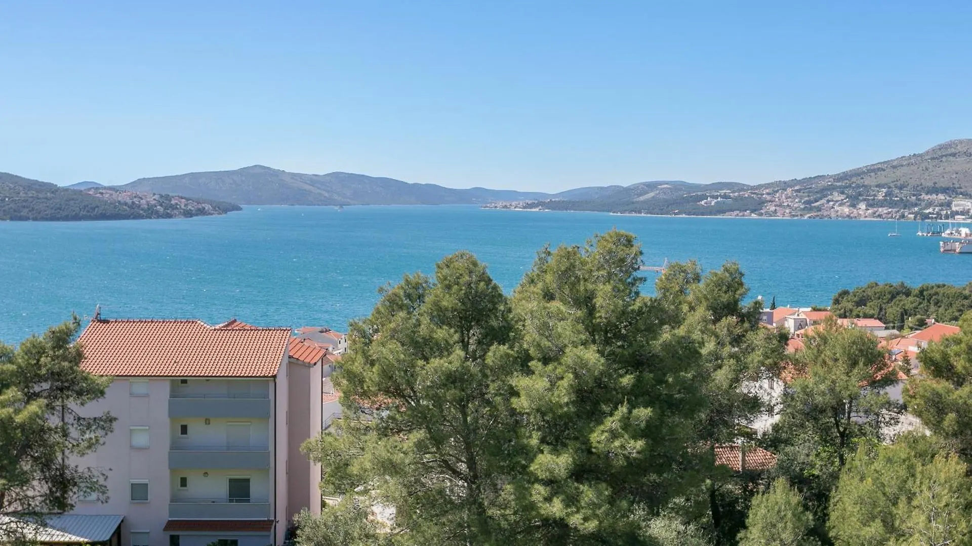 Family Friendly Apartments With A Swimming Pool Okrug Gornji, Ciovo - 21969 Trogir Croatia