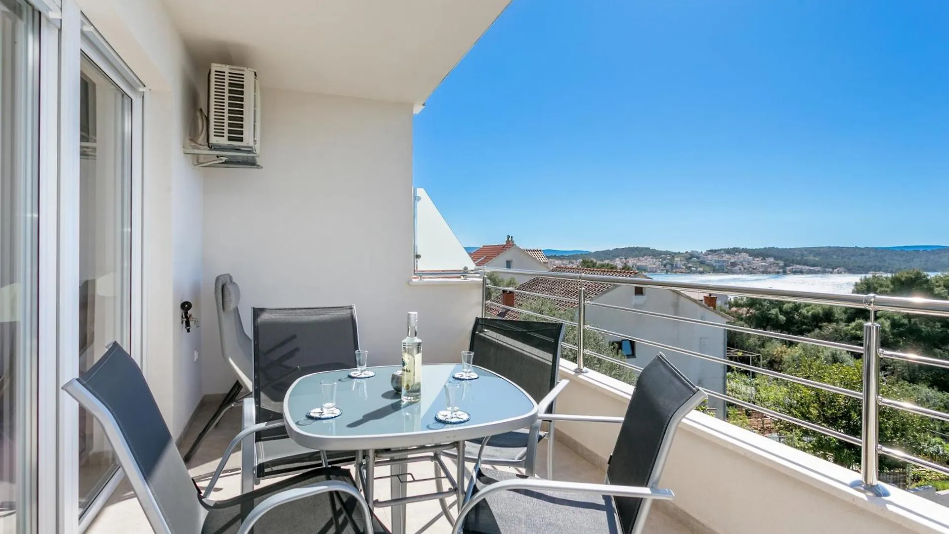 Family Friendly Apartments With A Swimming Pool Okrug Gornji, Ciovo - 21969 Trogir