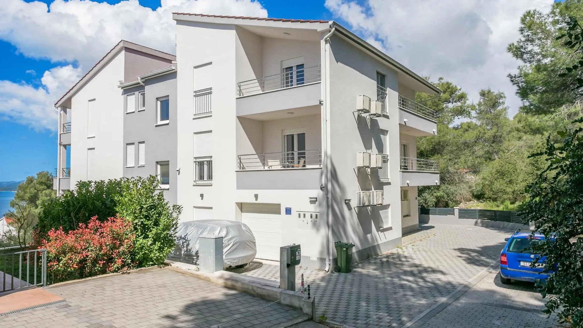 Family Friendly Apartments With A Swimming Pool Okrug Gornji, Ciovo - 21969 contacts
