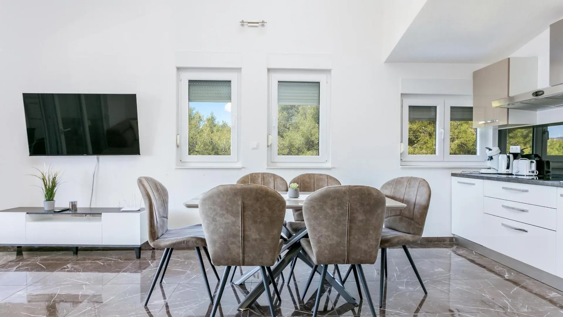 Family Friendly Apartments With A Swimming Pool Okrug Gornji, Ciovo - 21969 Trogir Croatia