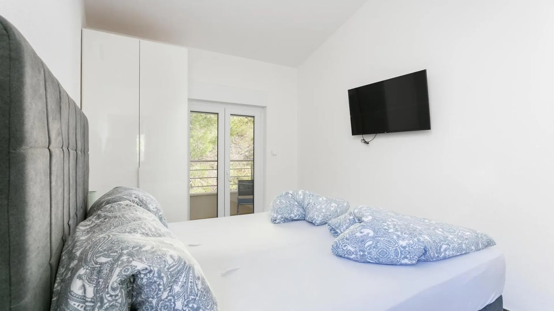 Family Friendly Apartments With A Swimming Pool Okrug Gornji, Ciovo - 21969 Trogir