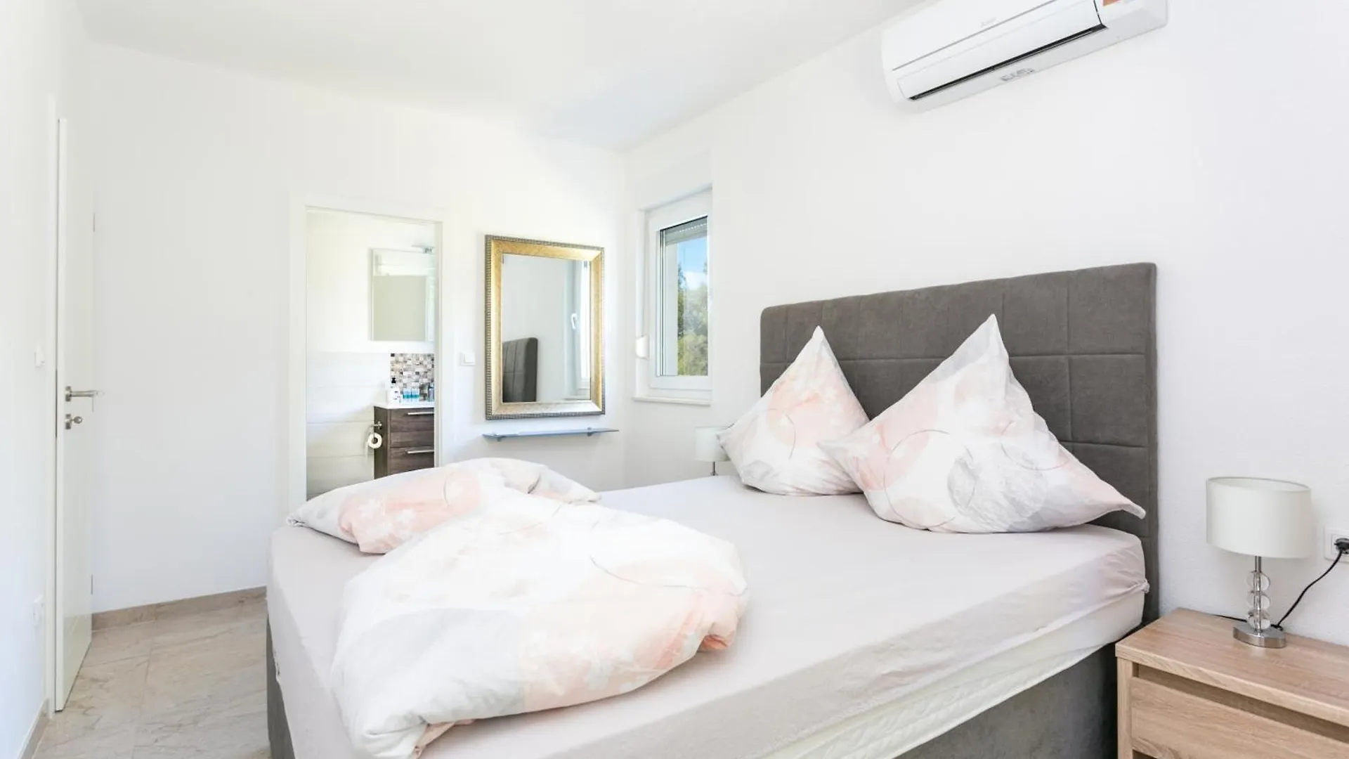 Family Friendly Apartments With A Swimming Pool Okrug Gornji, Ciovo - 21969 Trogir 0*,  Croatia