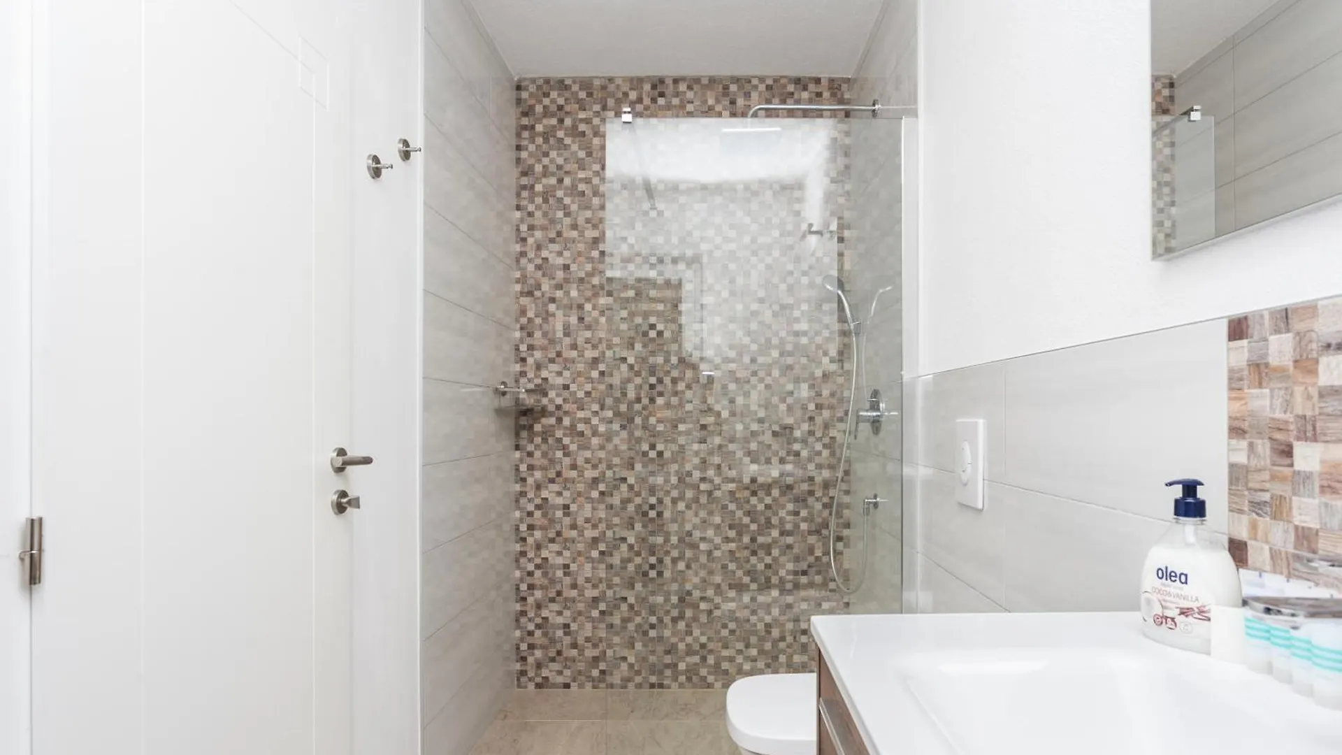 Family Friendly Apartments With A Swimming Pool Okrug Gornji, Ciovo - 21969 Trogir Croatia
