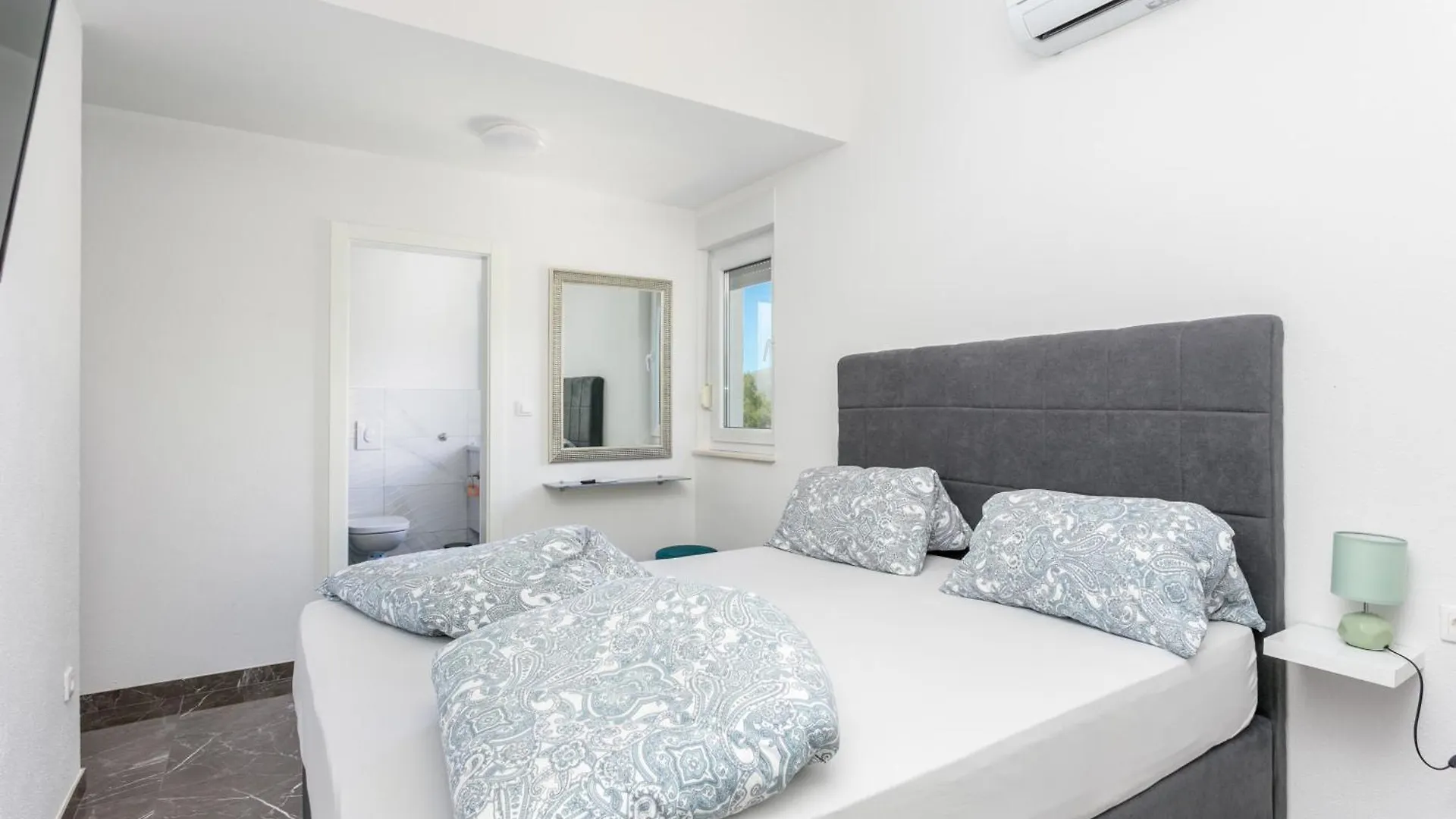 Family Friendly Apartments With A Swimming Pool Okrug Gornji, Ciovo - 21969 Trogir